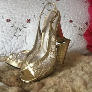 Gold heels. NWOT.